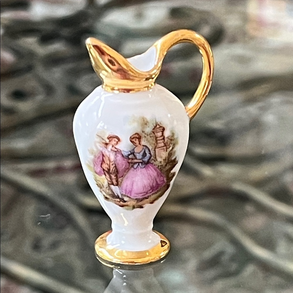 Limoges Elegant figurine with Gold Accents​